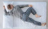چرا هرگز نباید روی شکم بخوابید؟