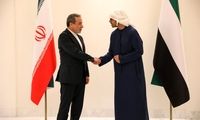 کفش وزیر امارات در دیدار با عراقچی توجه‌برانگیز شد