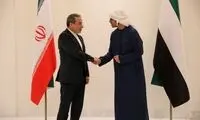 کفش وزیر امارات در دیدار با عراقچی توجه‌برانگیز شد