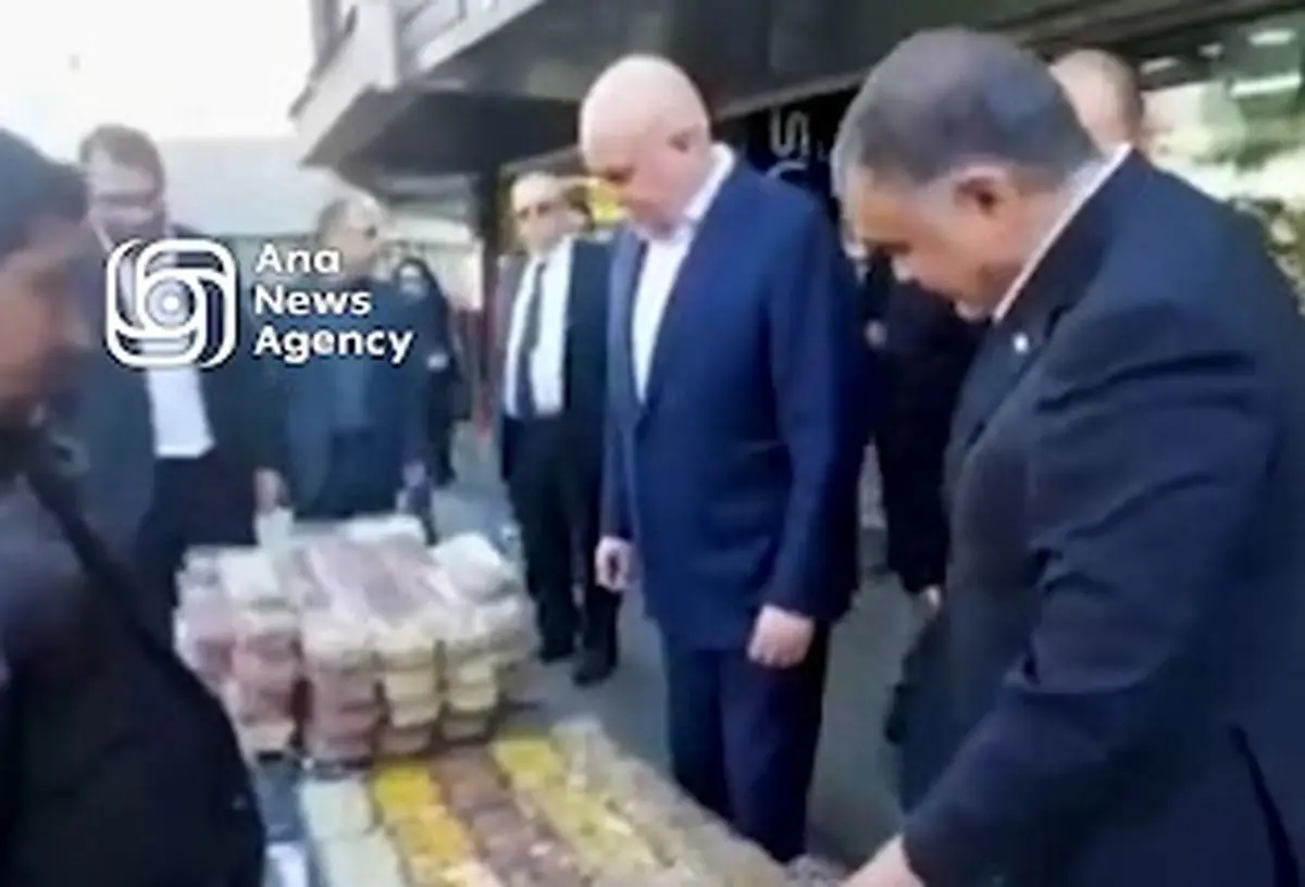 مقام ارشد روسی در حال خرید آجیل در تهران