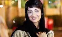 تیپ خارجی خانم بازیگر جوان در پارک محله‌شان
