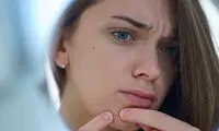 عادت‌هایی که باعث تشدید جوش‌های صورت می‌شوند