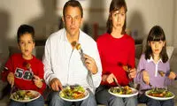 یک عادت ساده که صمیمیت خانواده را کم‌رنگ کند