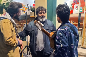 وقتی فرهاد اصلانی بی‌خبر وارد جمع موسیقی شد