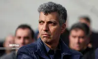 عادل فردوسی‌پور در آزادی، مادر ملیکا را بغل کرد!
