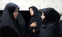 حضور دختر پزشکیان در خانه شهید غیرنظامی حمله اخیر