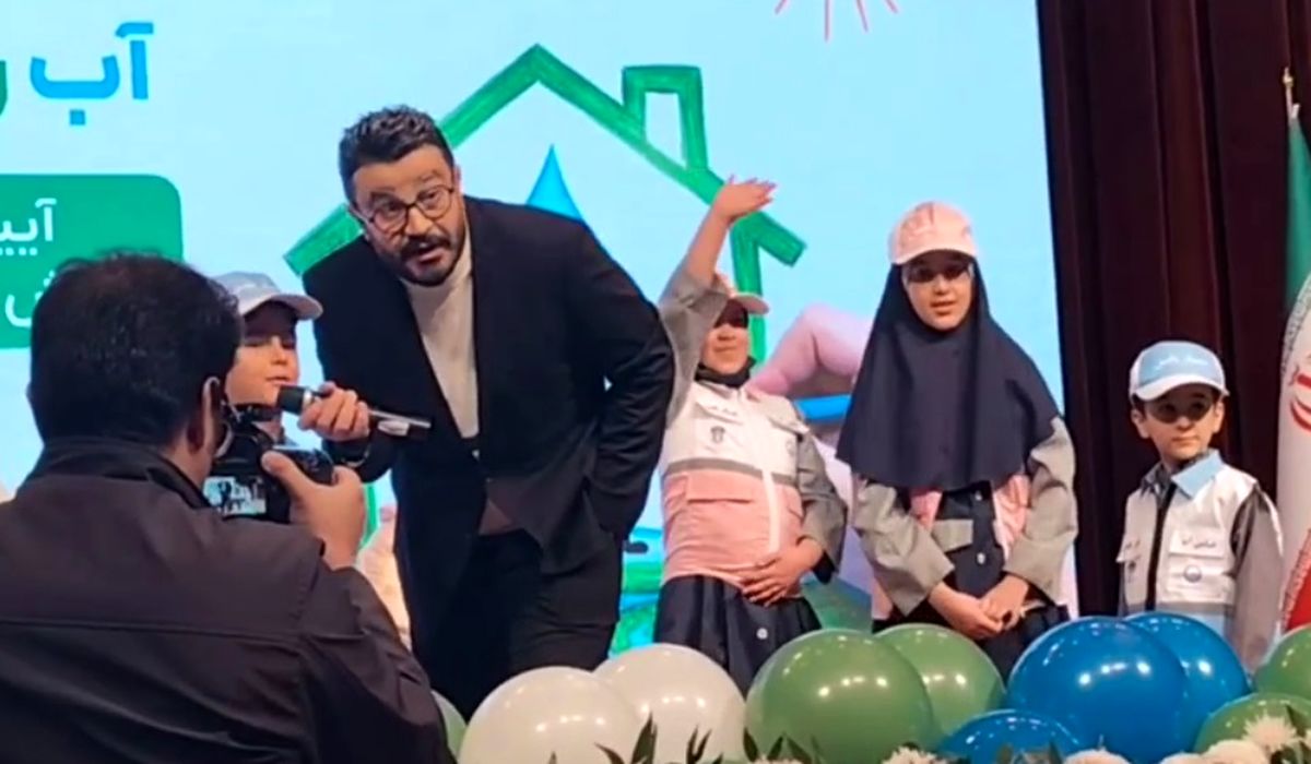 آبروریزی مجری صداوسیما هنگام اجرای یک برنامه