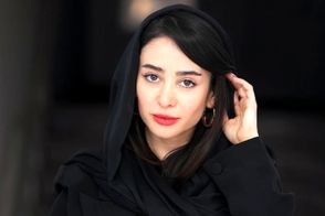 استایل ترندی الناز حبیبی با خاص‌ترین کیفی که دیده‌اید!