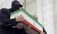 هویت فرد مرموز روز تشییع رهبر انقلاب مشخص شد