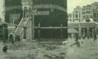 سیل بی‌سابقه در مکه؛ طواف خانه خدا با شنا