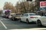 صف خودروهای لاکچری برای بنزین سوپر در تهران!