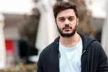 خواننده مشهور توسط پلیس بازداشت شد