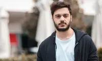 خواننده مشهور توسط پلیس بازداشت شد