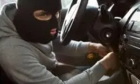سرعت اعجاب‌انگیز یک موتور سوار در سرقت کامپیوتر خودرو