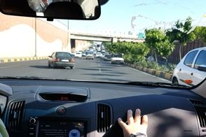 تعقیب و گریز ترسناک پلیس خلاف جهت اتوبان