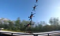 فرود دیوانه‌وار پهپاد روی خودرو در حال حرکت