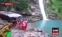 لحظه تلخ انتقال پیکر جوان غرق‌شده در آبشار شیرآباد