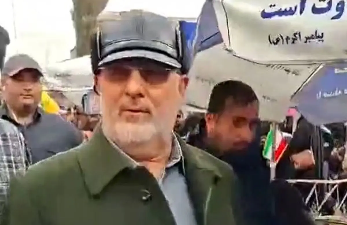 حضور فرمانده کل سپاه با لباس شخصی در مراسم 22 بهمن