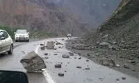 هشدار؛ احتمال ریزش سنگ در این جاده