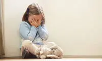بلایی که داد زدن بر سر کودکمان می‌آورد