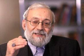  لاریجانی: می‌خواهند سپاه را منحل کنند