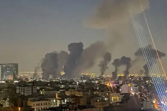 شب سخت و بلندِ پایتخت؛ تهران ۱۸ بار بمباران شد!