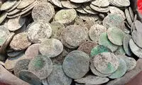 عکس‌هایی نایاب از کشف گنج کوزه‌ای در جنگل