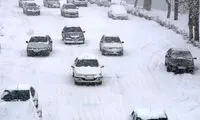 سرسره‌بازی عجیب خودروها روی جاده یخ‌زده