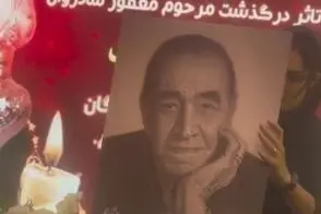 حال ناخوش همسر اول و دوم ایرج در مراسم ختم او