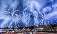 صحنه‌ای دیدنی و شگفت‌انگیز در بام کاشان