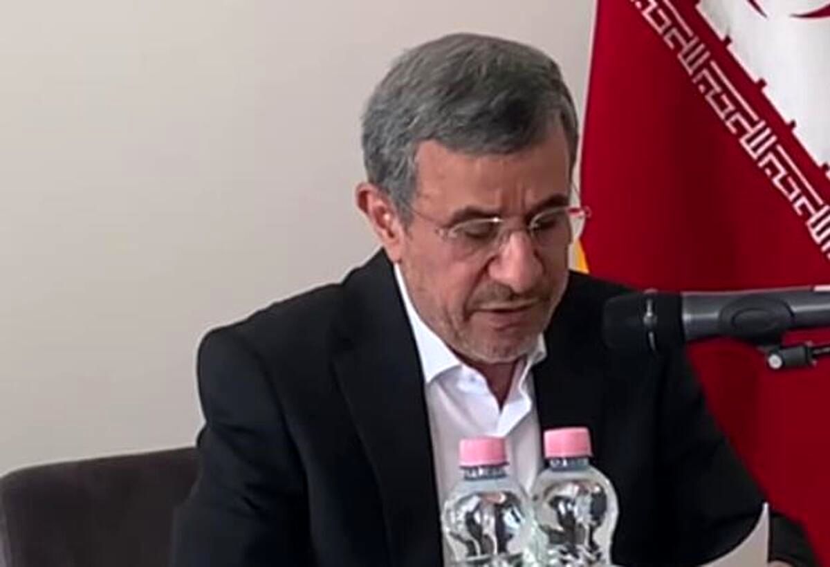   سخنرانی احمدی‌نژاد در مجارستان حاشیه‌ساز شد 