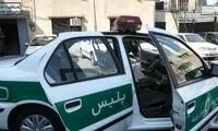 خانمی که جلوی کلانتری، مشکل حجاب را حل می‌کند