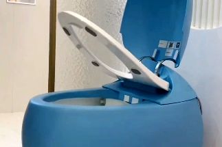 توالت جدید با مدرن ترین ابزار شستشو