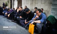 حضور یکی از شرکت‌کنندگان با واکر در مراسم امروز 
