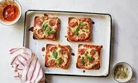 طرز تهیه پیتزا ماهی تابه‌ای با نان تست