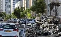 عکس یادگارى نیروهاى فلسطینى با اسیر شهرک‌نشین
