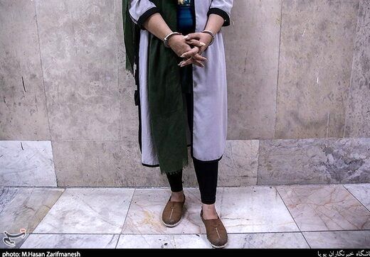 خودنمایی زن قمه‌کش در تهران