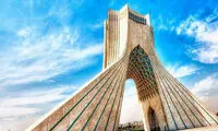 تصویری از معماران ترقی دبی زیر برج آزادی