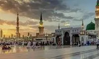 تصاویر جنجالی از حضور دو زن در مسجدالنبی