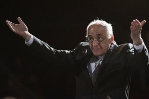 نوازنده‌ای که آلزایمر هم نتوانست او را از نواختن «ای ایران» بازدارد!