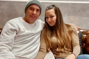 همسر اوسمار از هدایای جالب باشگاه پرسپولیس رونمایی کرد