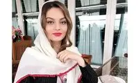سلفی بازیگر سریال آوای باران و همسرش در آسانسور