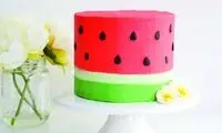 طرز تهیه کیک هندوانه‌ای بدون فر برای شب یلدا