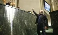 چهره غمگین حمید رسایی در حضور رئیس‌جمهور