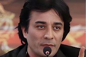 عکس زیرخاکی بازیگر نون‌خ با مرحوم حمید طالقانی