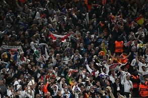 خواستگاری و جواب مثبت در حساس‌ترین بازی لیگ قهرمانان اروپا!