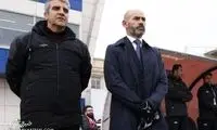 پاکو خمس روی دست یحیی بلند شد