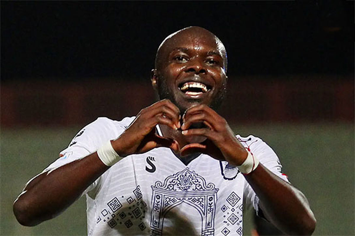 رقص بندری مهاجم خارجی چادرملو، فضای مجازی را منفجر کرد