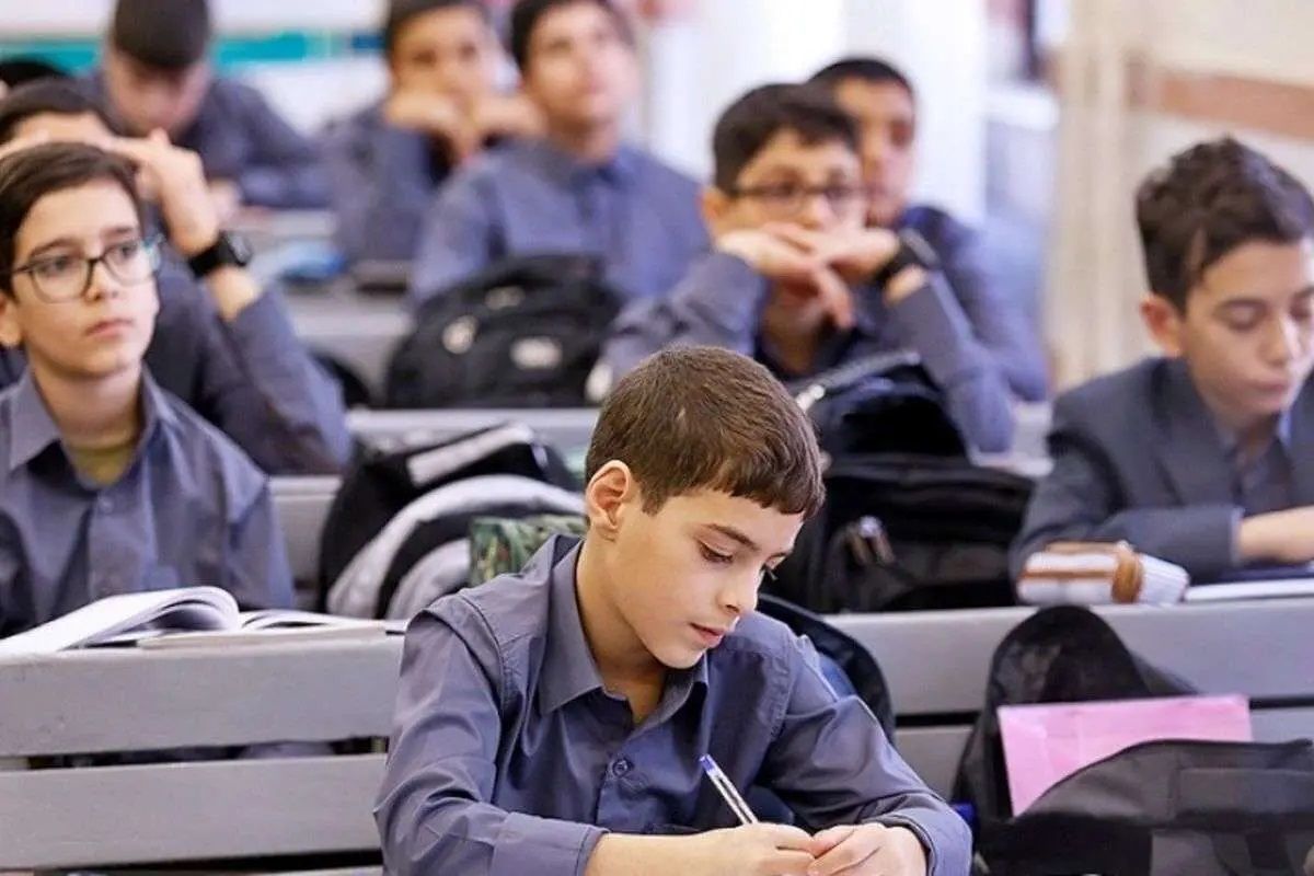   جنجال شهریه ۳۰۰ میلیونی در مدارس تهران 