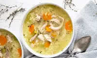 طرز تهیه سوپ مرغ به روش ساده برای سرماخوردگی و انواع دیگر آن